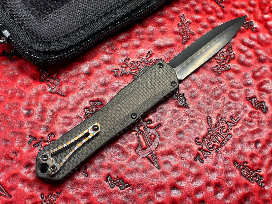 Heretic Knives Manticore X, DLC Spike Grind, Full Carbon Fiber Body