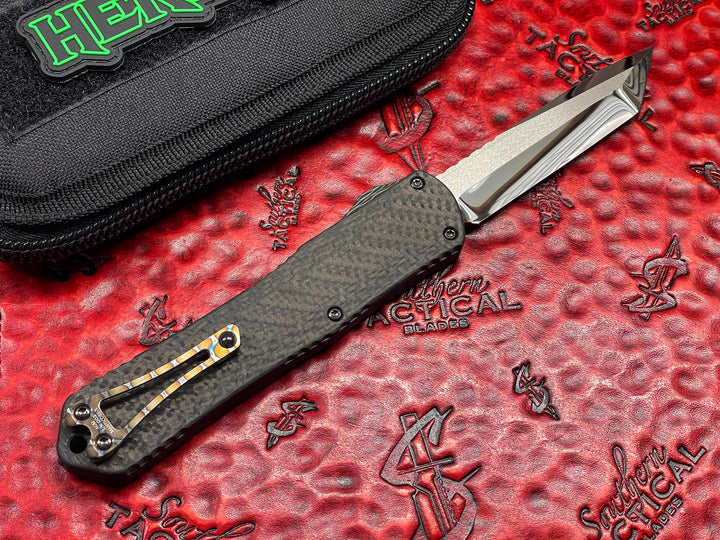 Heretic Knives Manticore X, Mirror Polished Tanto, Full Carbon Fiber Body
