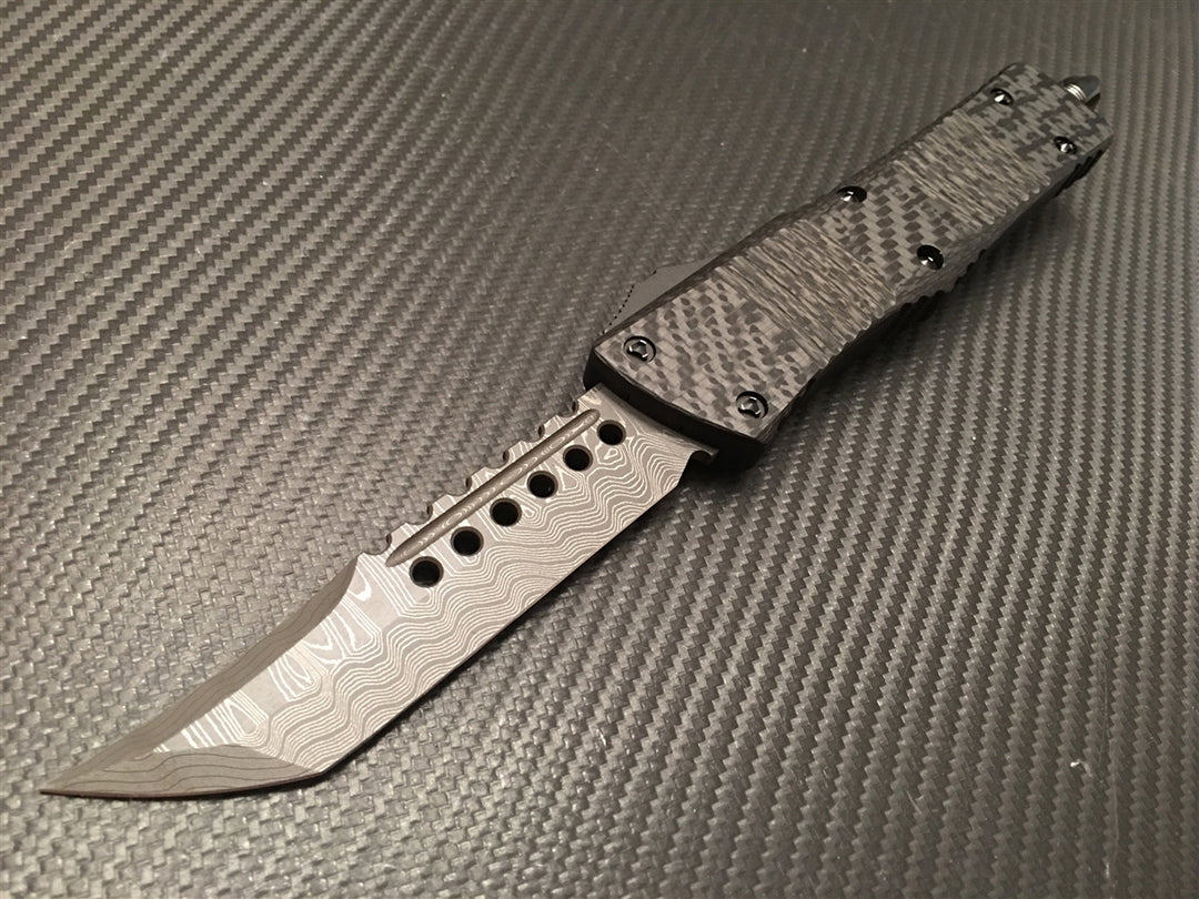 Microtech Signature Series Combat Troodon Hellhound Tanto Damascus Carbon Fiber Top Silver Ringed Ti