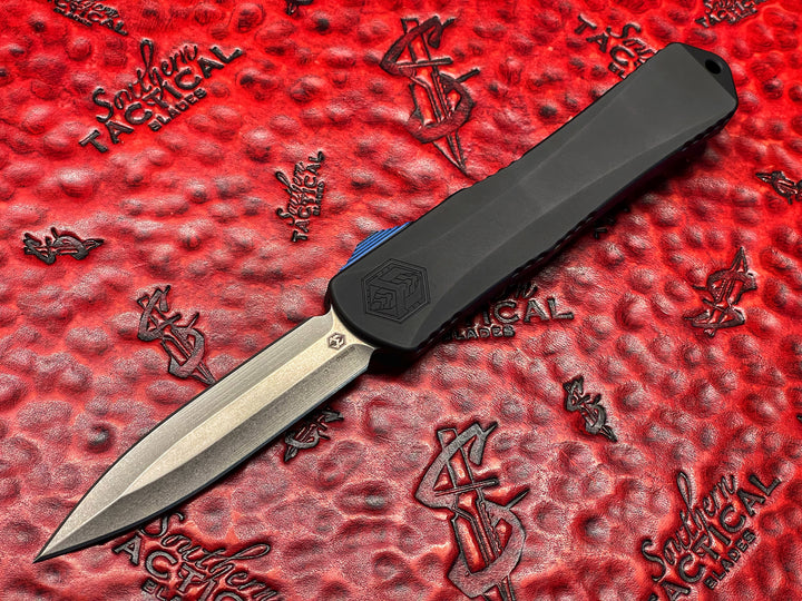 Heretic Knives Manticore X Blade Show Special 2020, Double Edge Stonewash, Blue G10 Button, Double Action OTF