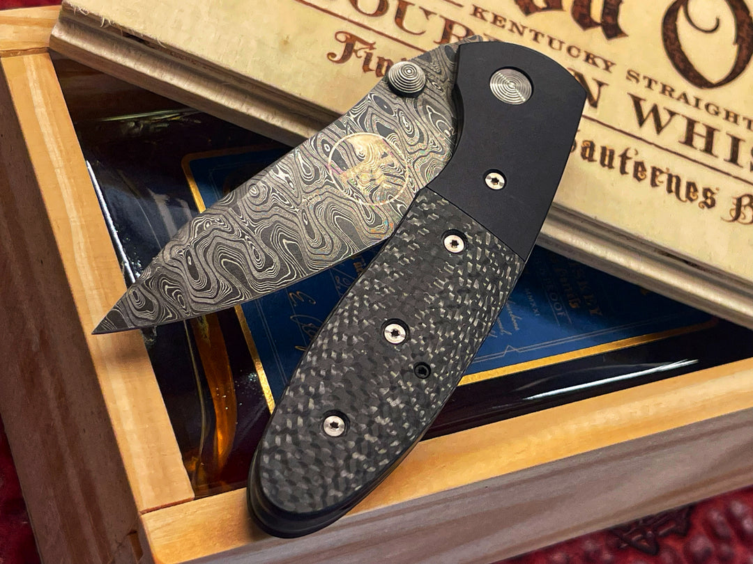 Microtech Knives and Greg LIGHTFOOT Knives LCC Dual Action, Mike Norris Gator Skin Damascus, Titanium Bolster, Carbon Fiber Scale, Automatic and manual folding knife