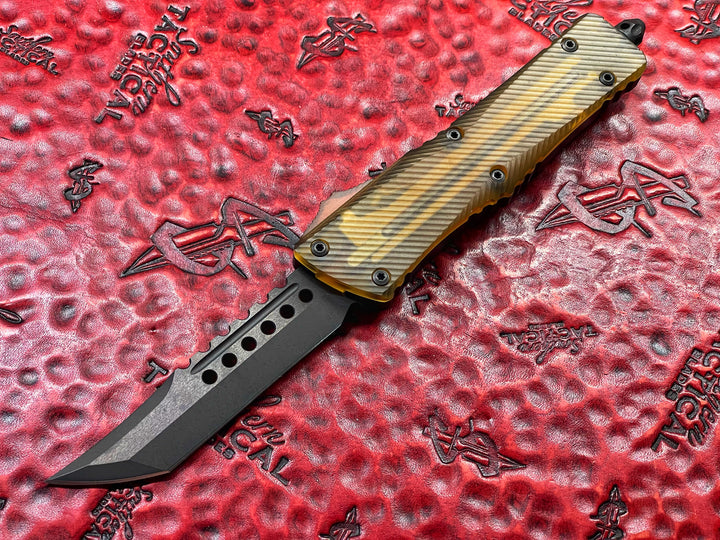 Microtech Combat Troodon Hellhound Tanto ULTEM Top and Button, DLC Standard, Signature Series