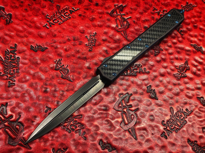 Microtech Knives Makora II, Double Edge Satin DLC, Carbon Fiber In-lay, Blue Titanium Accents, BLACK DIAMOND EDITION, Double Action OTF Knife