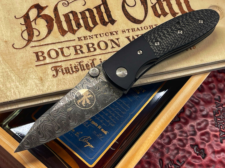 Microtech Knives and Greg LIGHTFOOT Knives LCC Dual Action, Mike Norris Gator Skin Damascus, Titanium Bolster, Carbon Fiber Scale, Automatic and manual folding knife