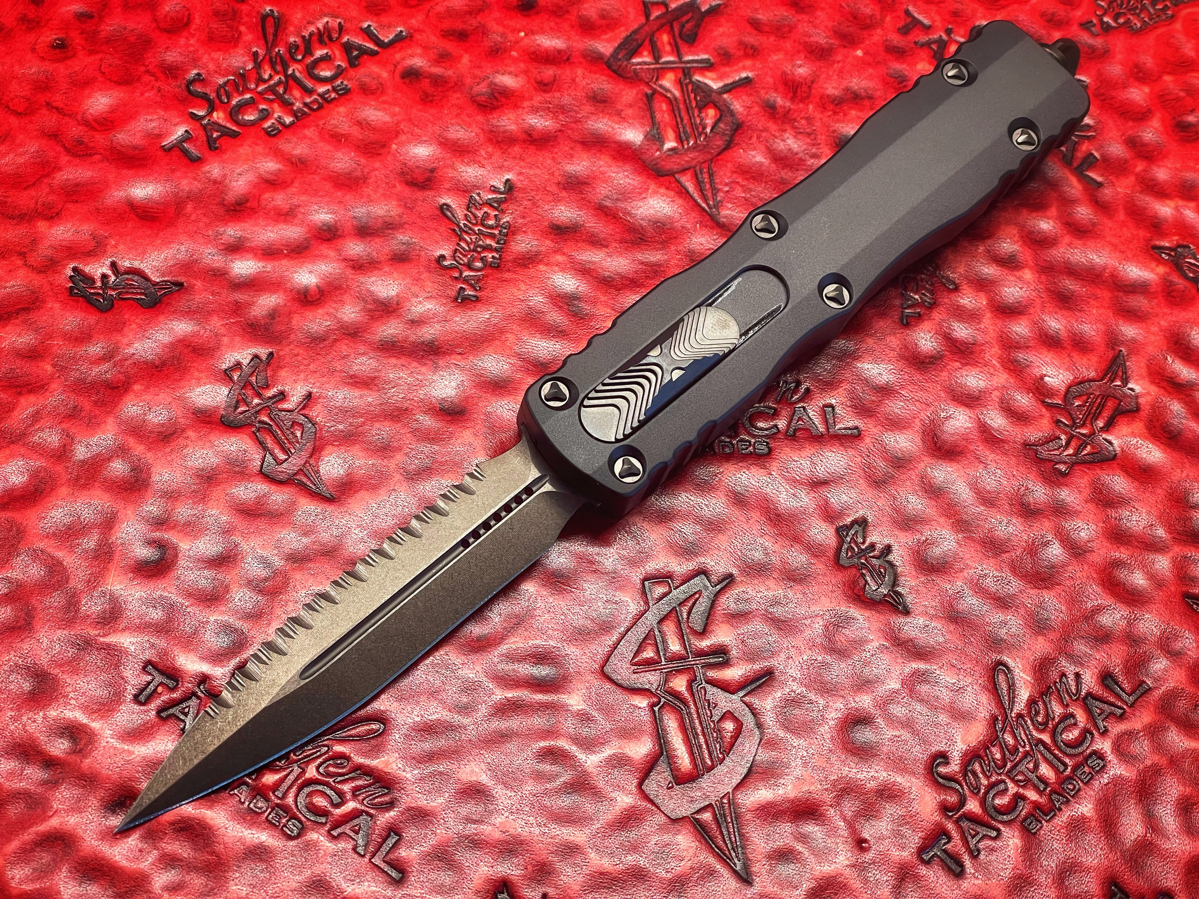 Microtech Dirac Delta, Double Edge DLC Full serrated, Shadow Signature