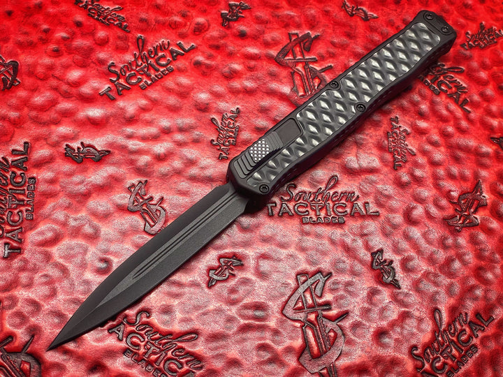 Heretic Knives Cleric II Prototype, Double Edge Elmax, Anodized Aluminum, Textured Metal Inlay, Serial # 10 Double Action OTF Knife
