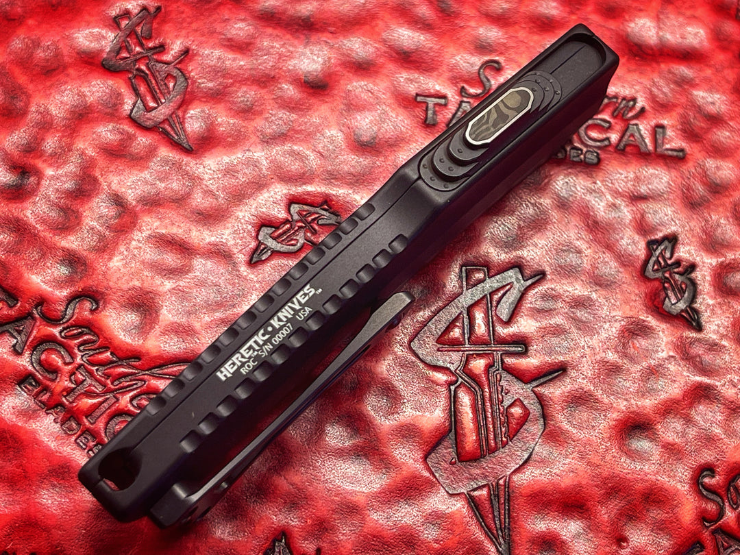Heretic Knives ROC Hand Ground Elmax, DLC, Fat Carbon Black Dunes Button, Black Hardware serial # 007