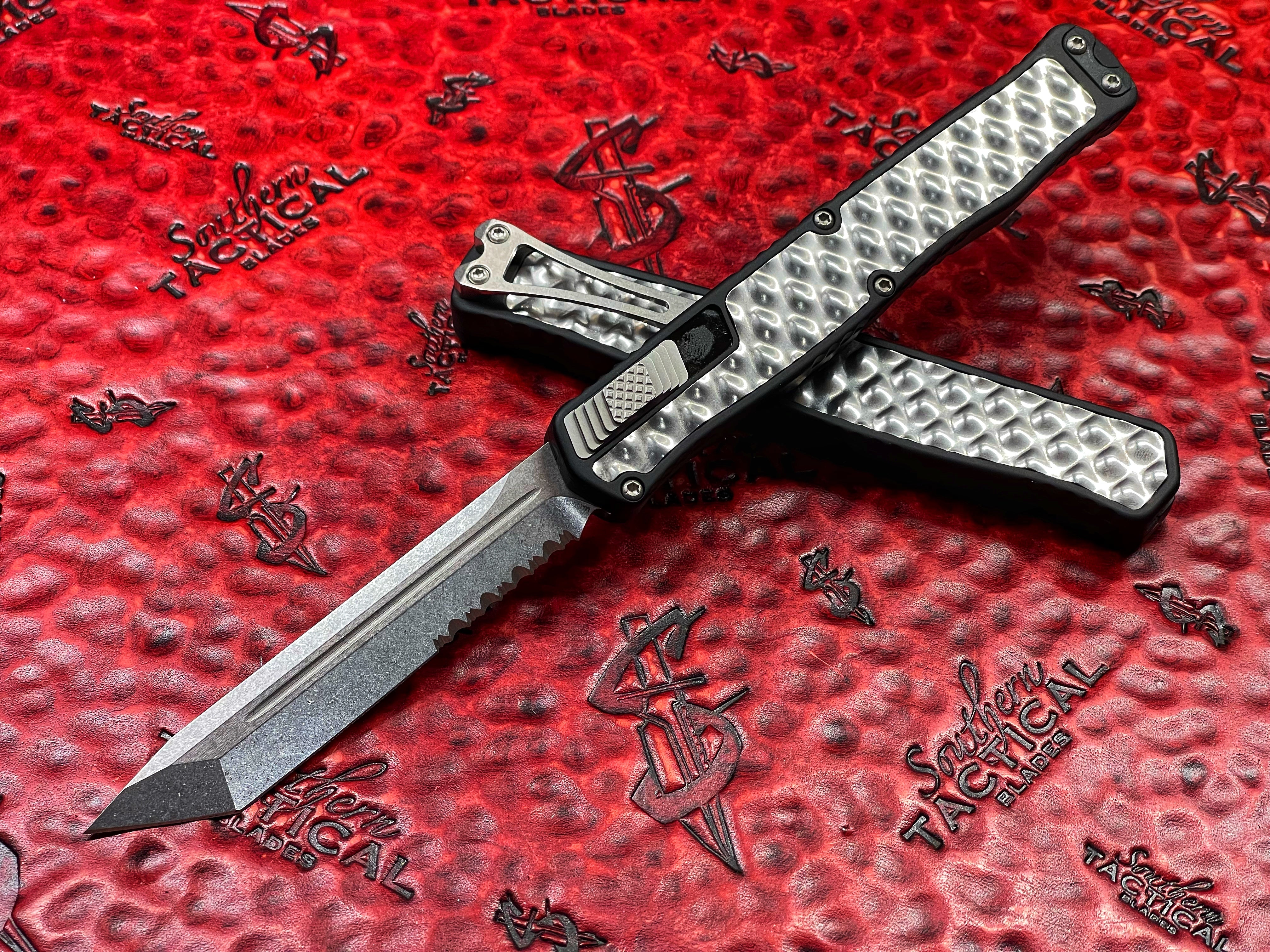 Heretic Cleric II Tanto Edge Stonewash Magnacut, Part Serrated Stainless Inlay H019-2B
