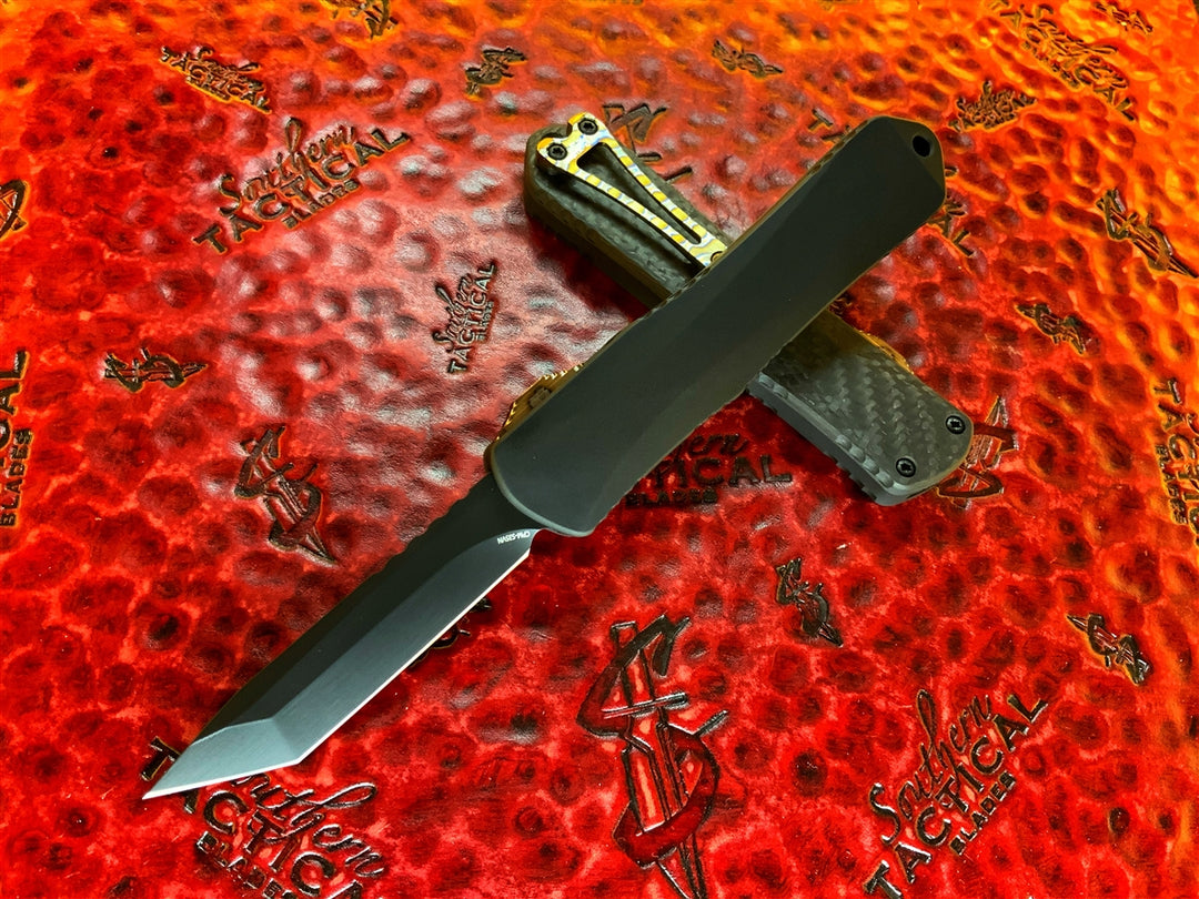 Heretic Knives Manticore E Tanto Edge DLC, Carbon Fiber Top, Flamed Ti accents and DLC Hardware