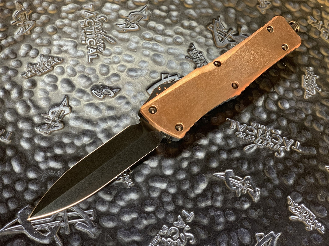 Marfione Custom Combat Troodon Double Edge Spike Grind, DLC Stonewashed, Eggshell finishes copper top, Copper Ringed Hardware