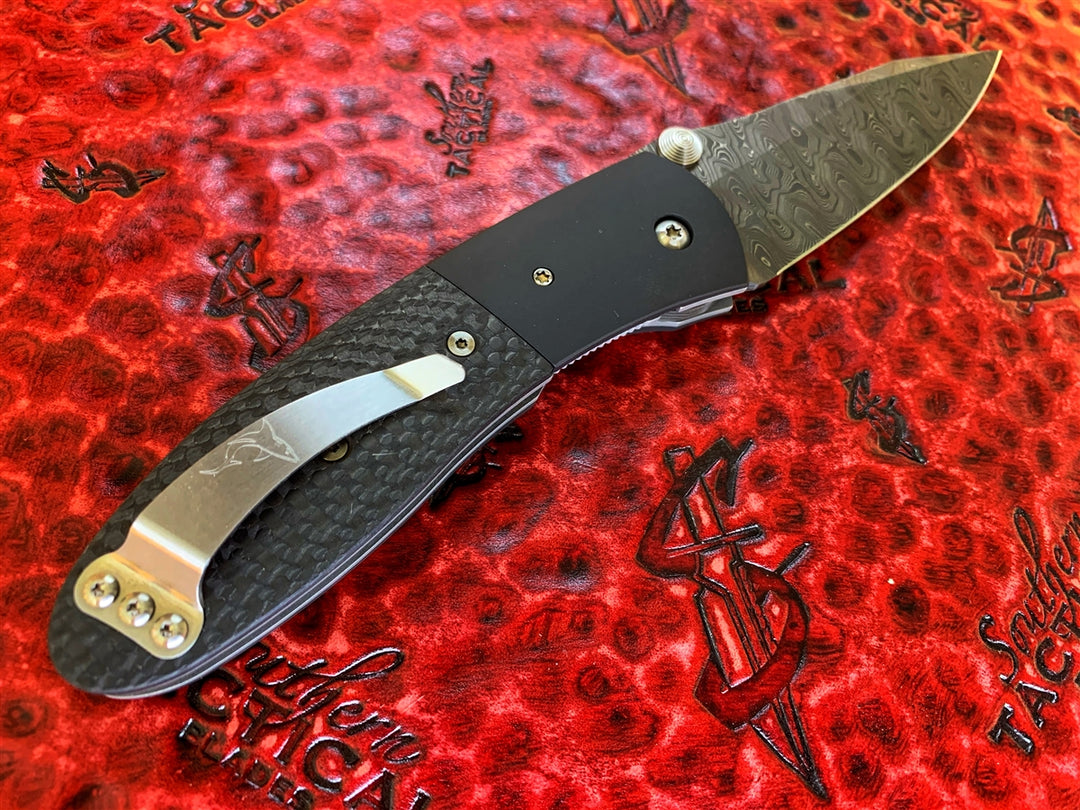 Microtech Knives / Lightfoot Dual Action LCC, Mike Norris Gator Skin Damascus, Carbon Fiber Scales.