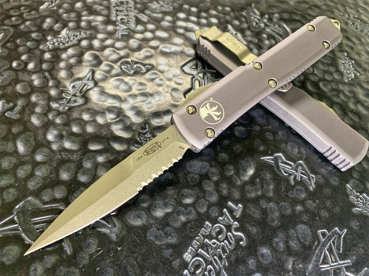 Microtech Ultratech Bayonet Apocalyptic Part Serrated Grey