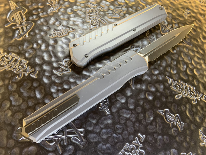 Microtech Cypher MK7 Double Edge Double Full Serrated Grey