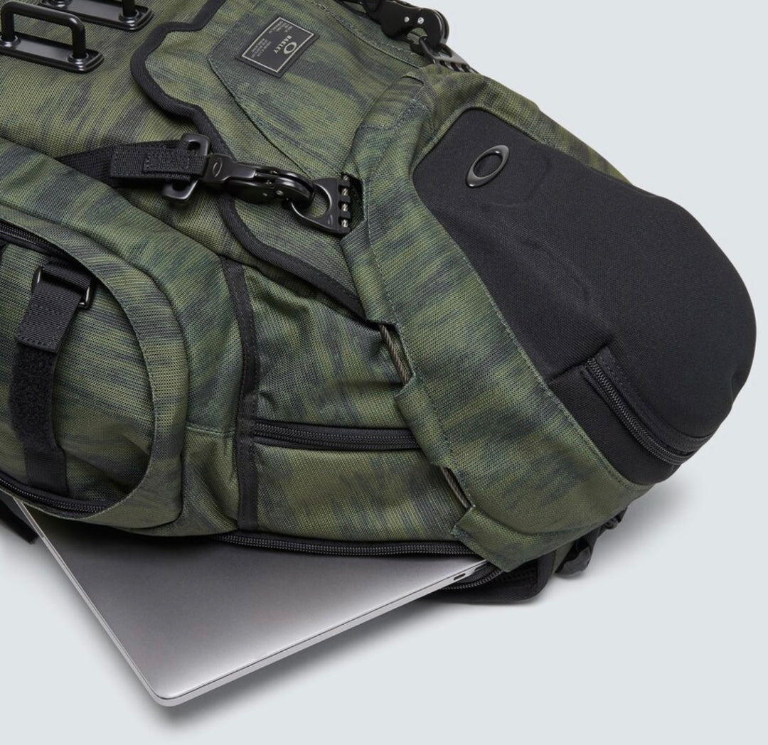 New Oakley Kitchen Sink Backpack Brush Tiger Camo Southern Blades