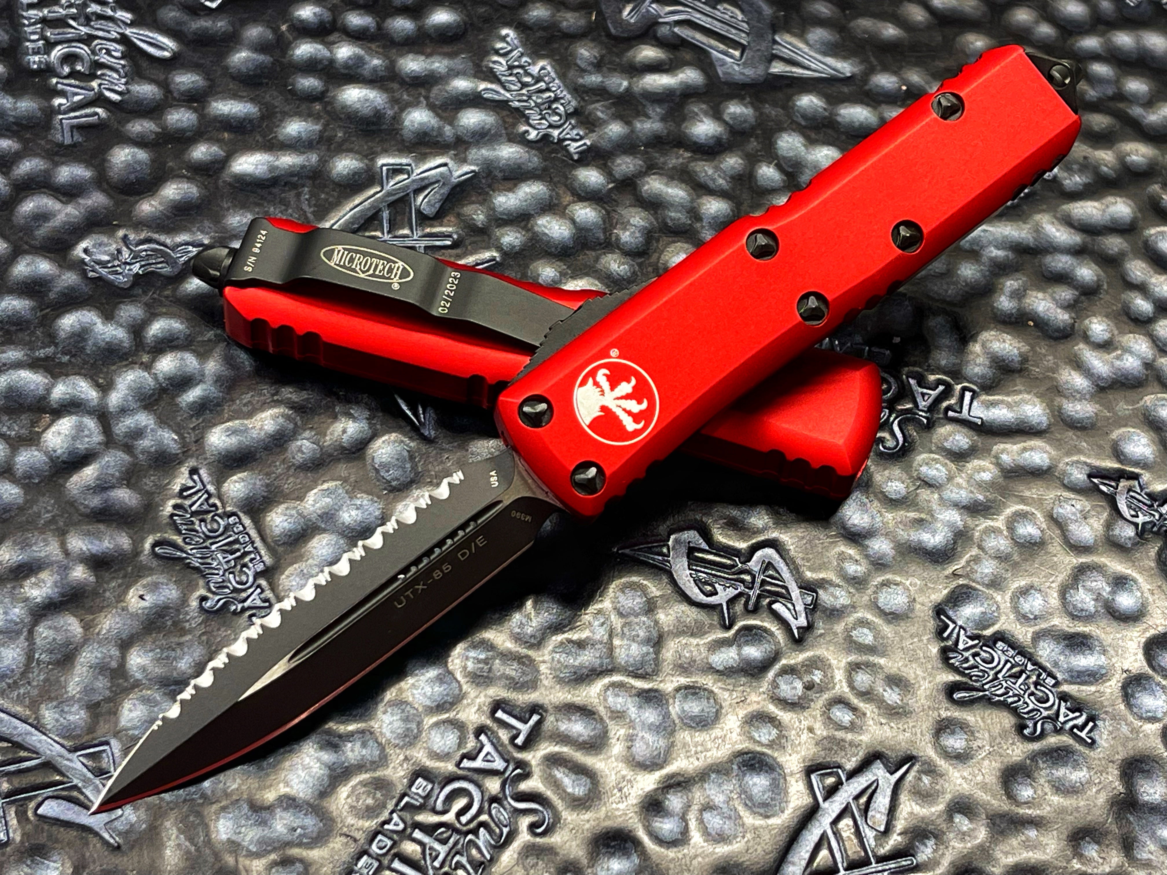 Microtech Utx85 Double Edge Full Serrated Red 