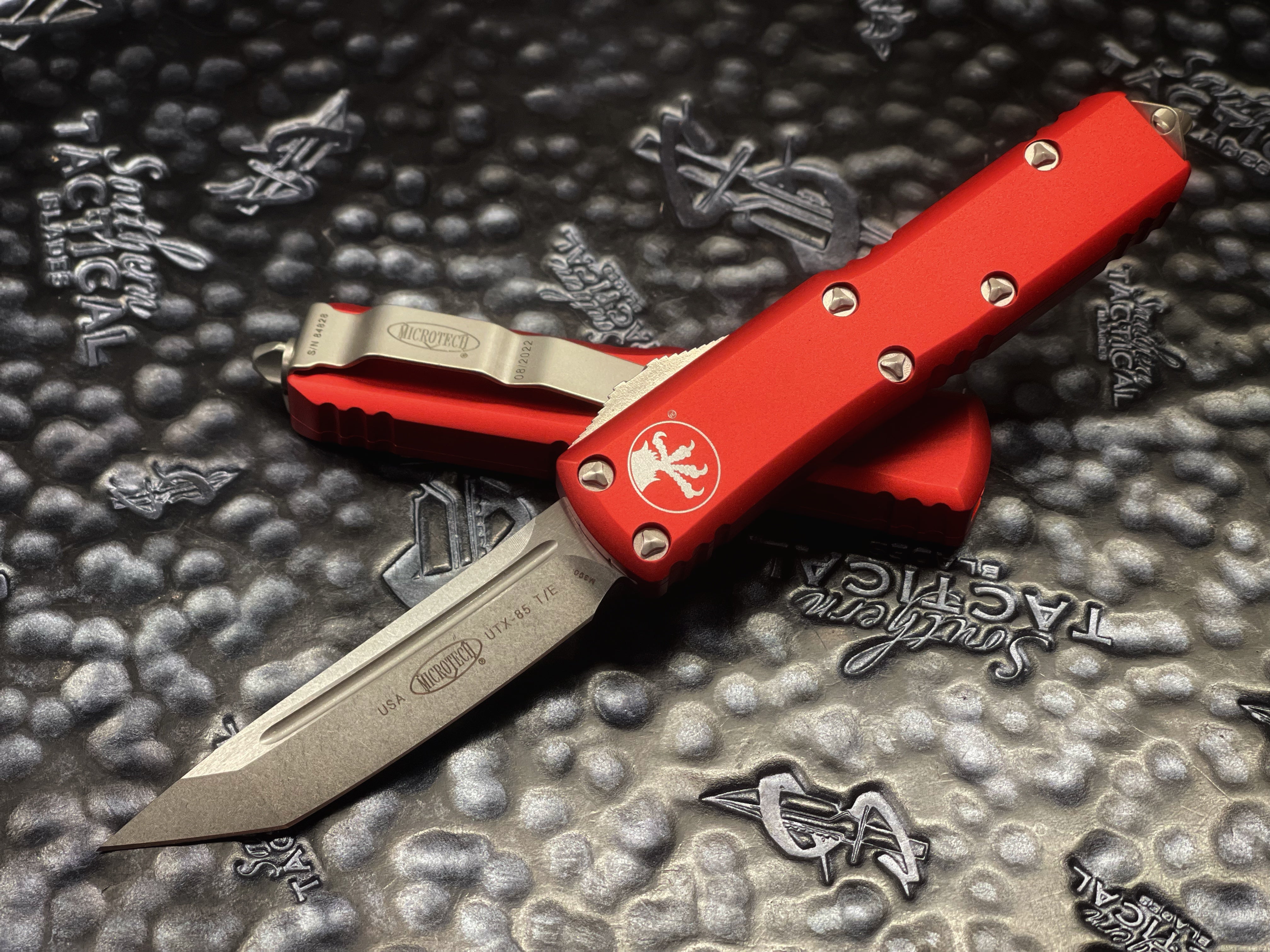 Microtech UTX85 Tanto Stonewashed Standard Red